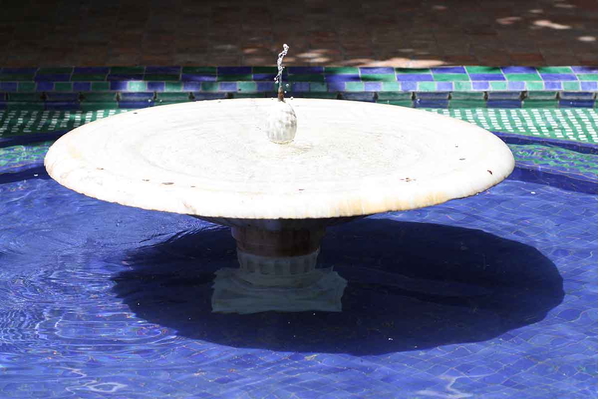 fontaine-entrée-jardin-de-majorelle-marrakech